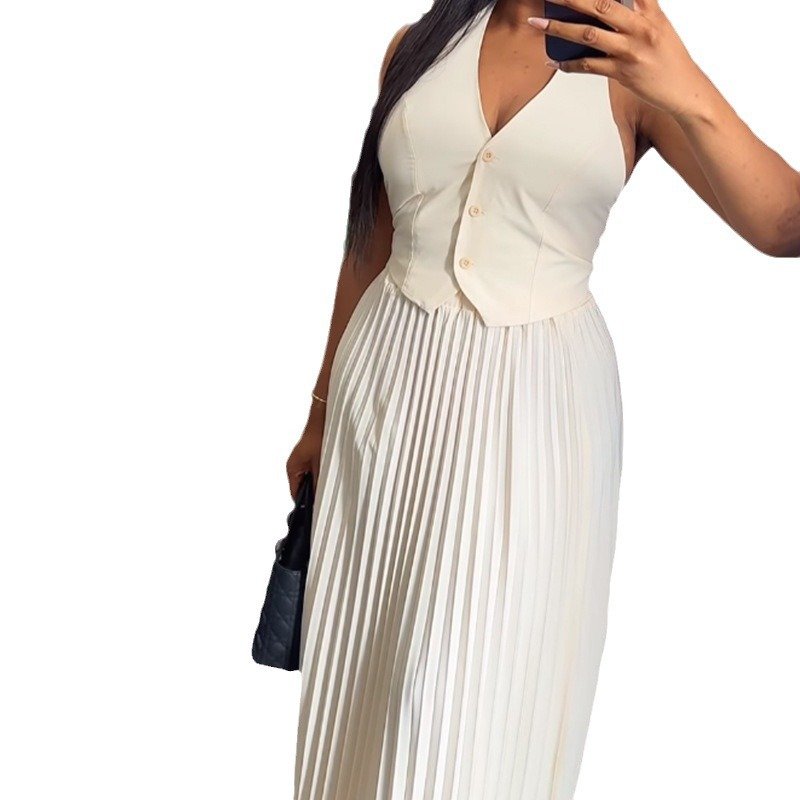 Boutique Wholesale 2024 Summer New Fashionable Solid Color Hanging Neck Vest Top Half Skirt Casual Women's Set
