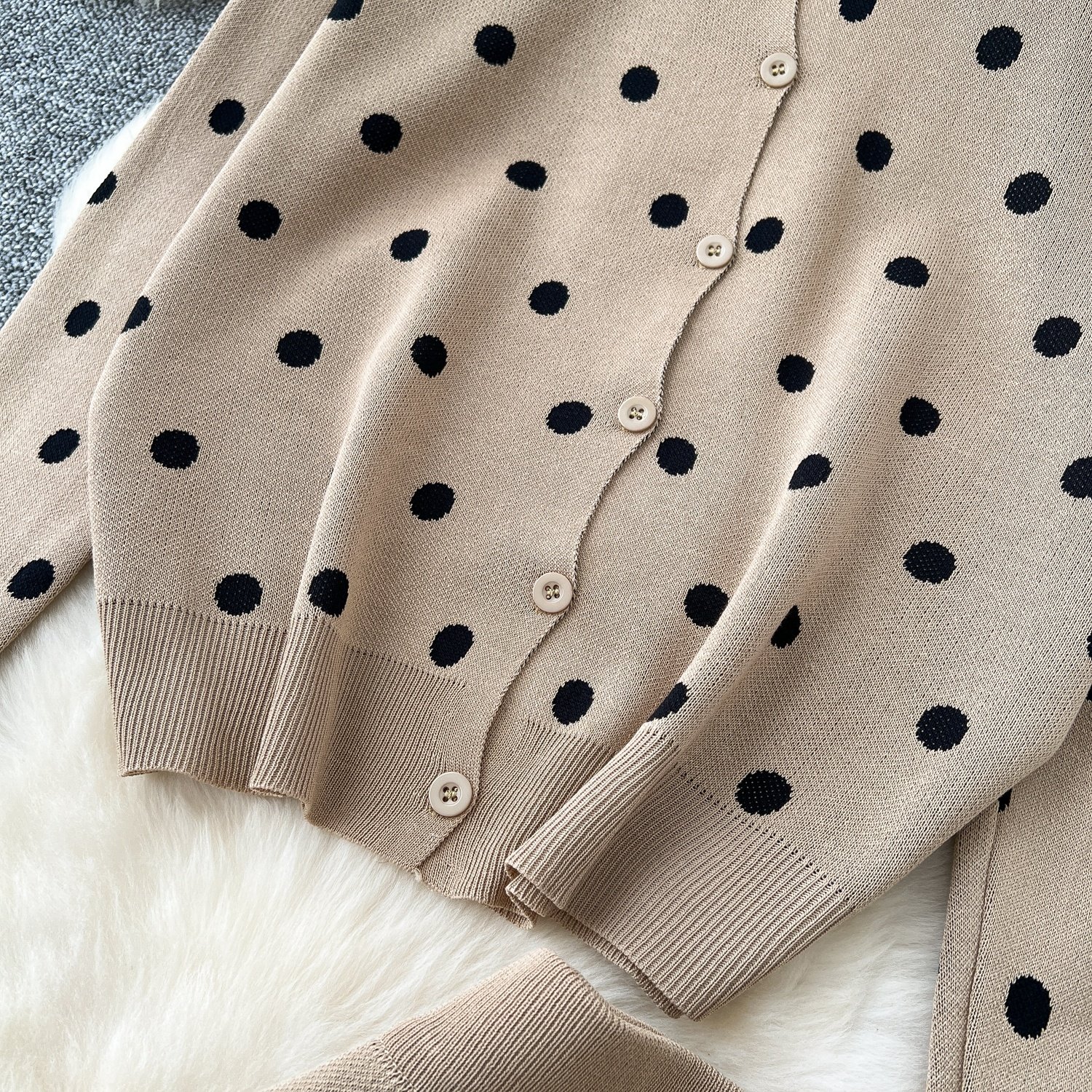 Women'S Round Neck Polka Dot Knit Cardigan Women'S Sweater Skirt Two Piece Set