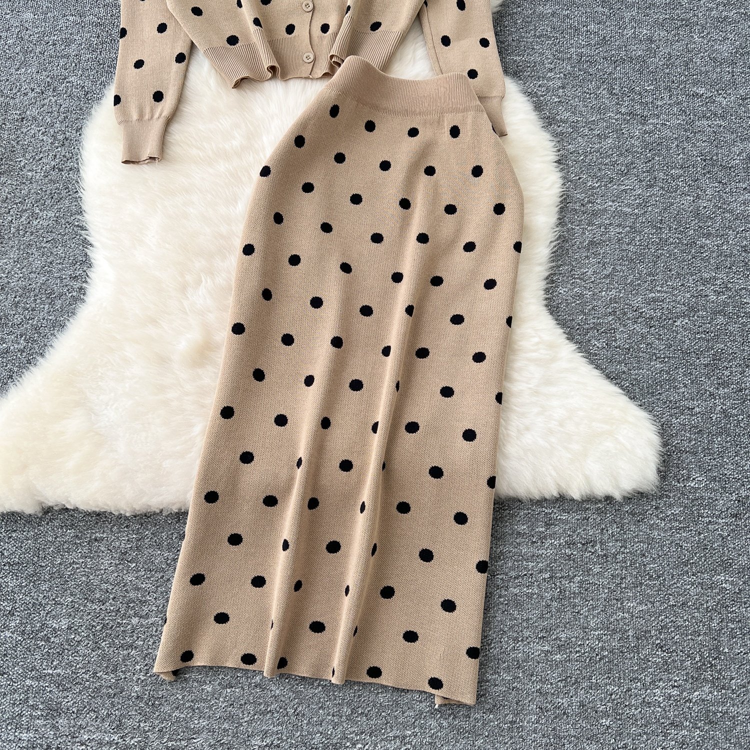 Women'S Round Neck Polka Dot Knit Cardigan Women'S Sweater Skirt Two Piece Set