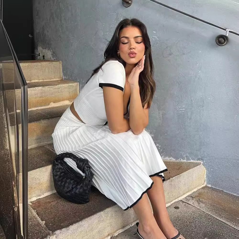 2024 Women Summer Elegant Deep V-neck Top Casual Commuter Skirt Fashion Women's Set