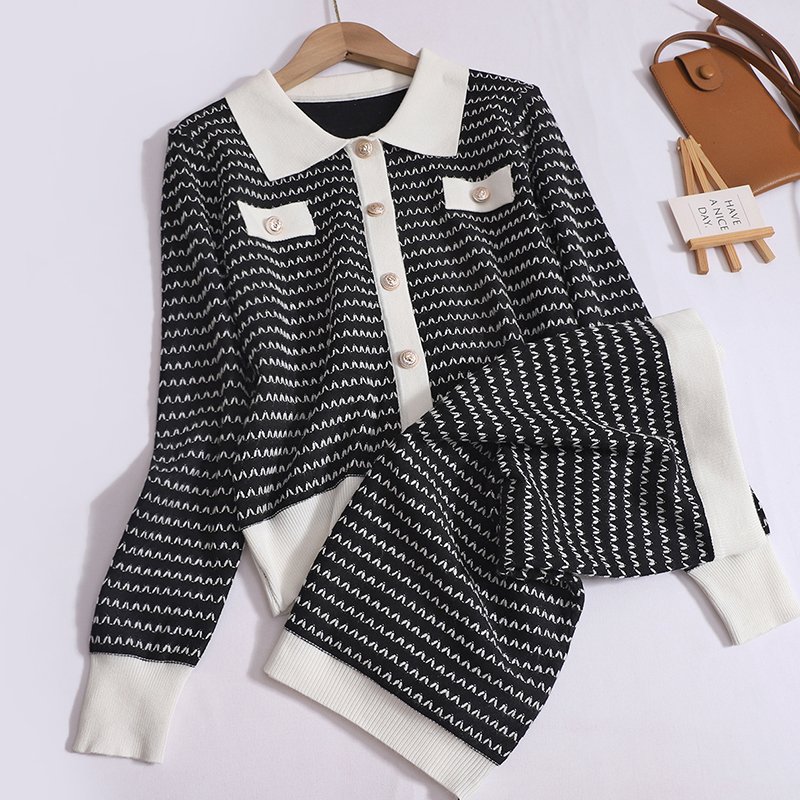 Boutique Wholesale 2024 Autumn New French Striped Temperament Knitted Jacket Contrasting Short Skirt Women's Set
