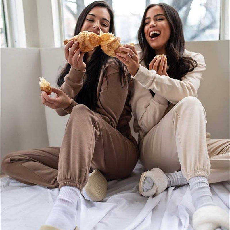 Custom Hot Sale Pullover Cropped Hoodies Jogger 2 Piece Set Woman Clothing Oversize Crop Tops Womens Hoodies And Sweat Pants Set