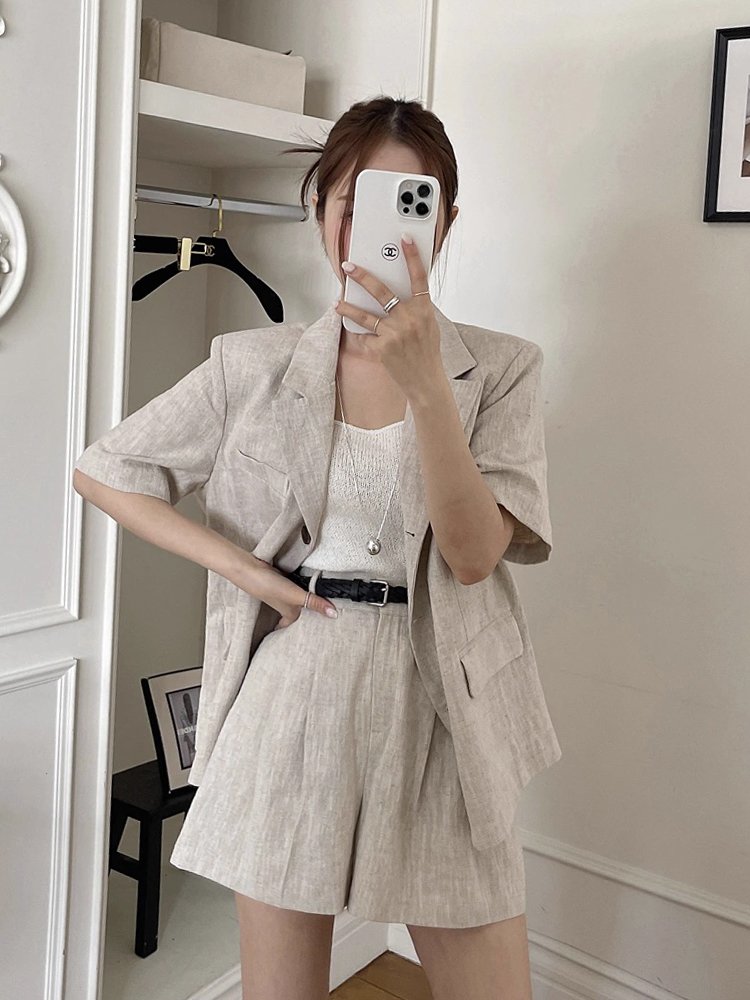 Boutique Wholesale 2024 Summer New Retro Style Single Breasted Thin Short Sleeved Jacket Casual Wide Leg Shorts Women's Set