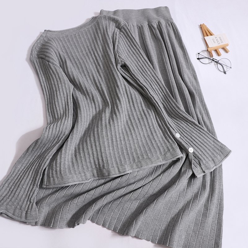 Wholesale 2024 Autumn New Fashionable Slim Fit and Slimming V-neck Knitted Sweater High Waist Half Skirt Women's Set