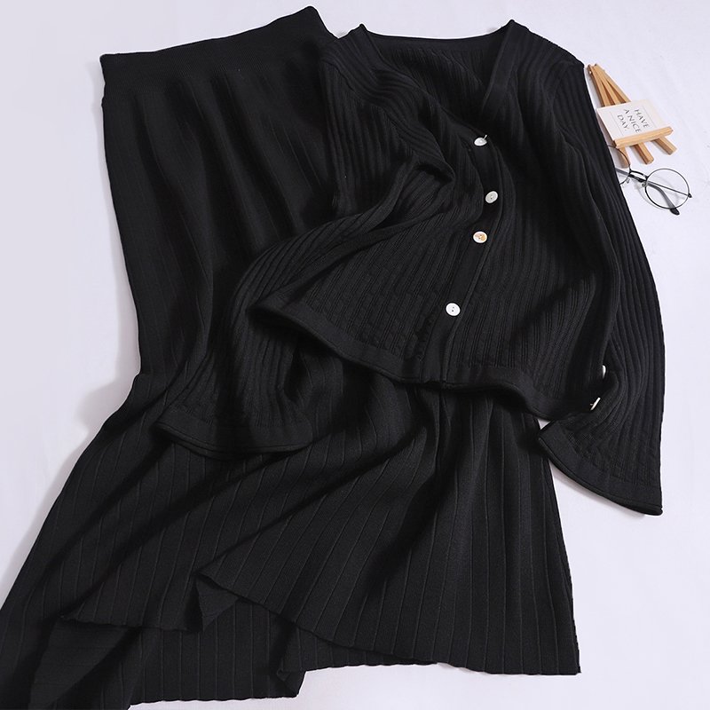 Wholesale 2024 Autumn New Fashionable Slim Fit and Slimming V-neck Knitted Sweater High Waist Half Skirt Women's Set