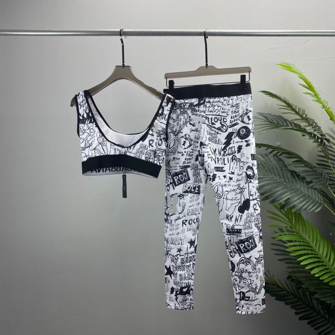 Summer New Women's Yoga Sports Suit Graffiti Letter Print Sports Vest (with a bra pad)+Elastic Slim Leggings