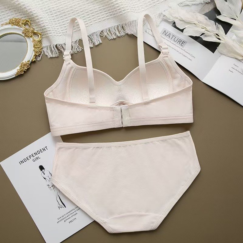 Cotton women's bra set high quality cotton solid color adjustable buckle cute girls and students gathered without rims bra.