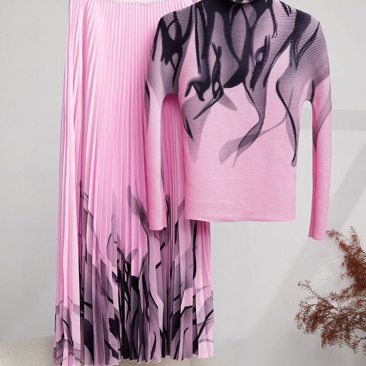 Latest Sheen Floral Print Two Piece Women's Casual Set Free Size Spandex Miyake Pleated Tshirt Top Long Skirt Raglan Sleeves