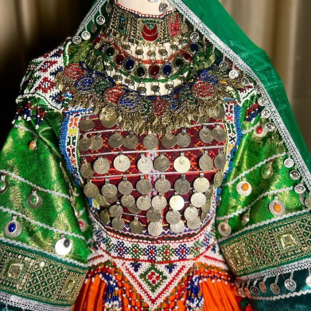 Hot Sale Vintage Afghan Wedding Kuchi Dresses Bohemian Afghan Kuchi Tribal Dresses with Old Afghan Coins & Matching Men Vest