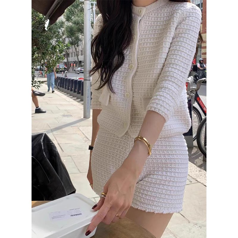 Boutique Wholesale 2024 Autumn French Texture Long Sleeve Sweater Versatile Knitted Shorts Women's Set