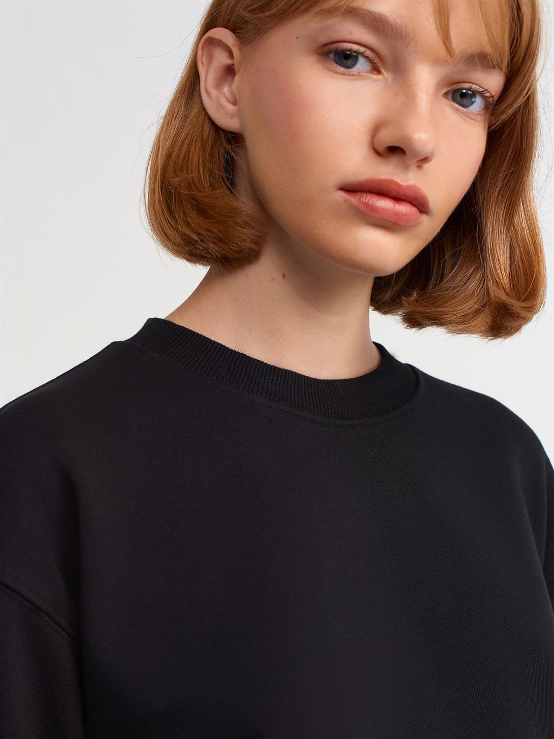 Premium Crew Neck Sweatshirt | High-Quality Fabric in Multiple Colors | Comfortable, Stylish & Perfect for Everyday Casual Wear