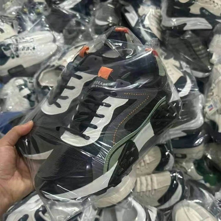 Bulk stocked mixed second hand ladies men's running sport shoe womens shoes sneakers for sale in Dubai