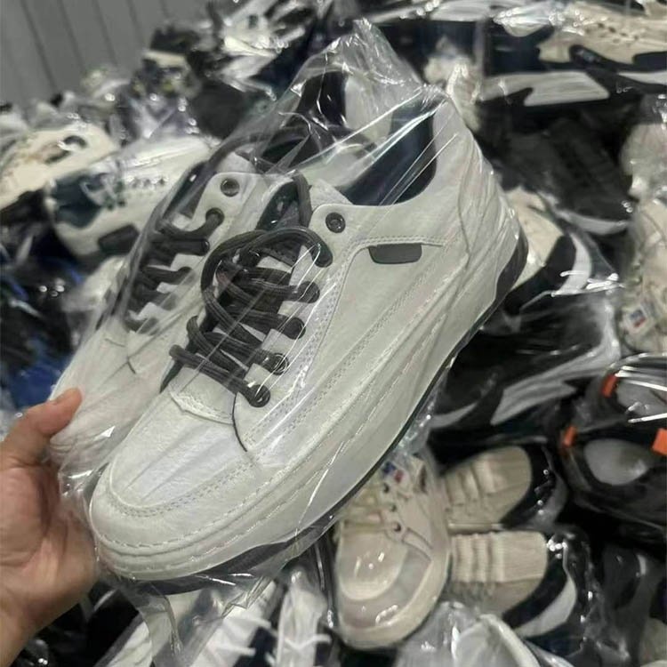 Bulk stocked mixed second hand ladies men's running sport shoe womens shoes sneakers for sale in Dubai