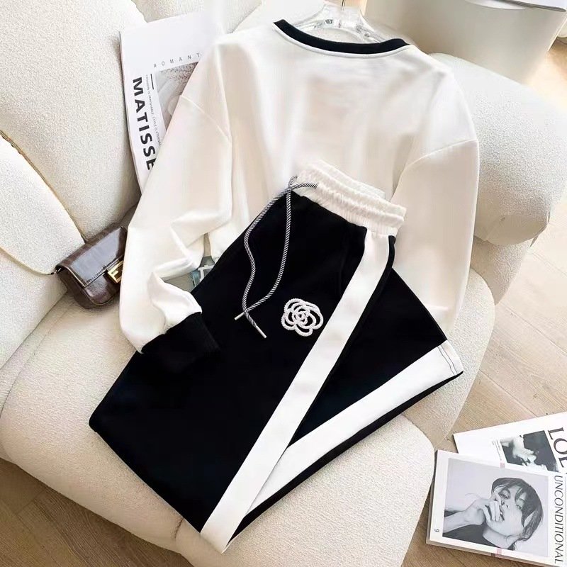 Wholesale 2023 Autumn Casual Color Matching Round Neck Fashion Age Reducing Knitted Wide Leg Pants Women's Set