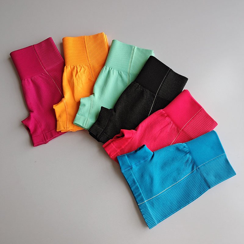 Wholesale Yoga Shorts Set Breathable Gym Shorts Set Women Seamless Workout Suit Sport Bra and Shorts Yoga Set