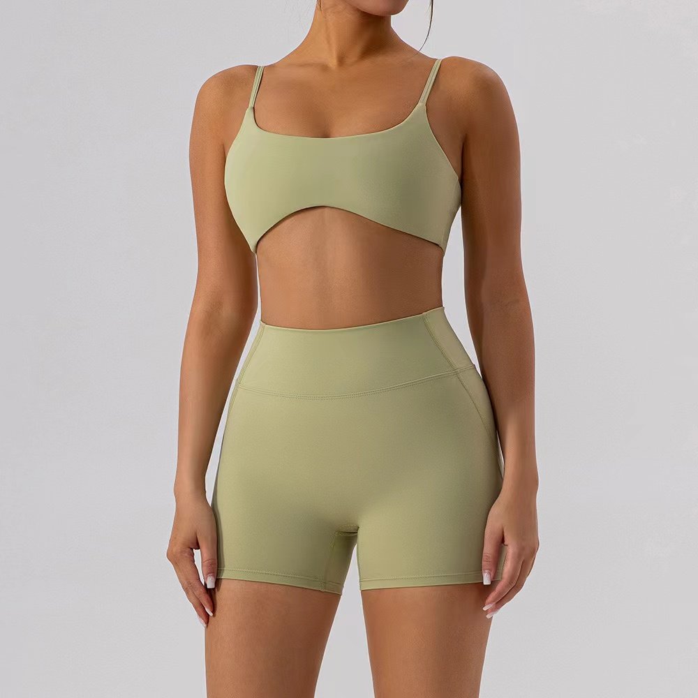 Women's Eco-Friendly Quick Dry Bras and Shorts Yoga Set Recyclable Fitness Sportswear for Adults for Gym Use