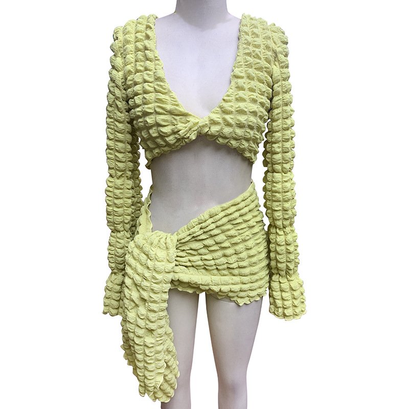 European and American women's 2022 autumn and winter new popcorn fabric long sleeve umbilical jacket skirt set