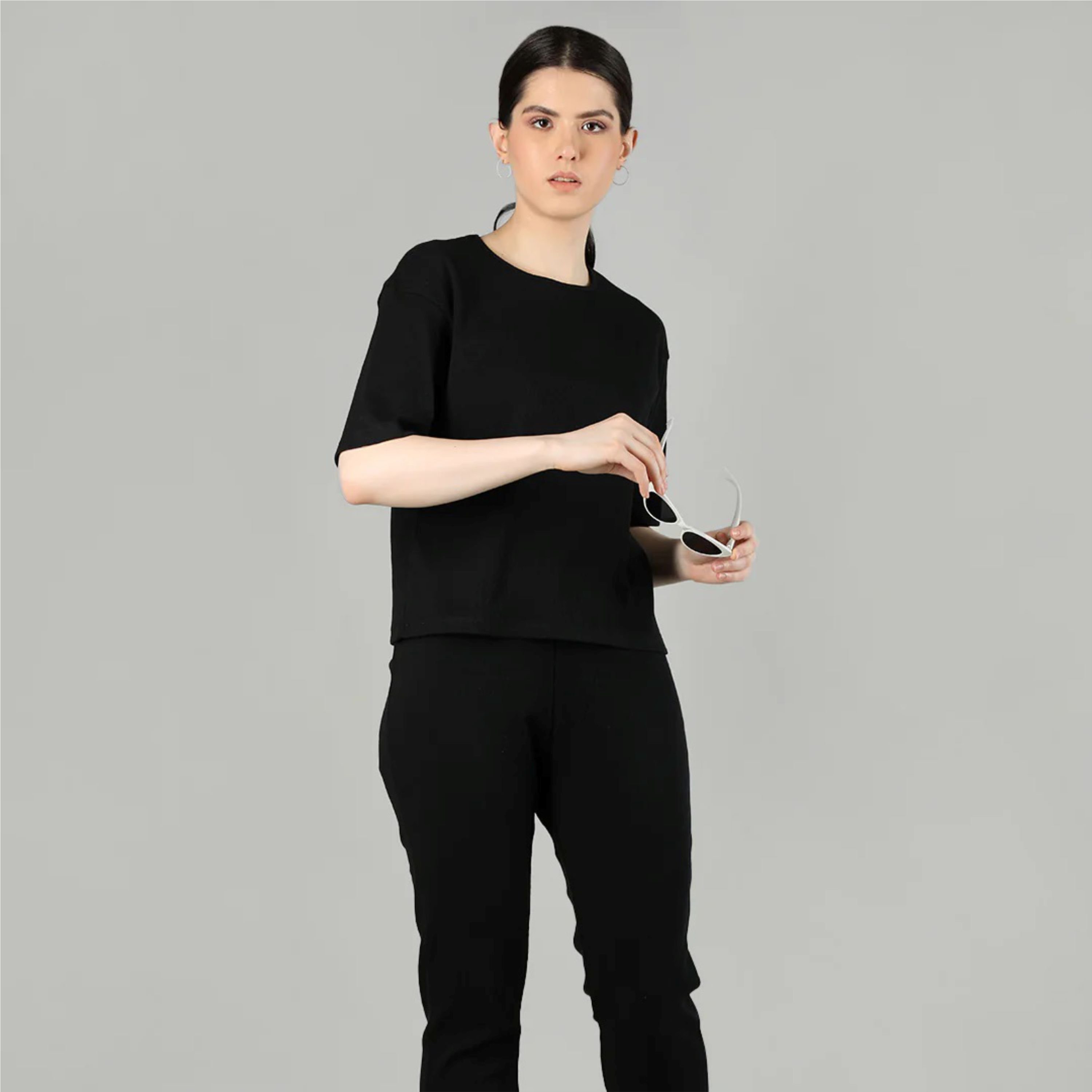 Fashionable Women's Co-Ord Set - Matching Two-Piece Outfit for a Coordinated and Stylish Look