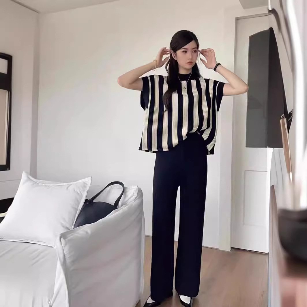 Boutique Wholesale 2024 Autumn New Fashionable Temperament Knitted Striped Top Casual Wide Leg Pants Women's Set