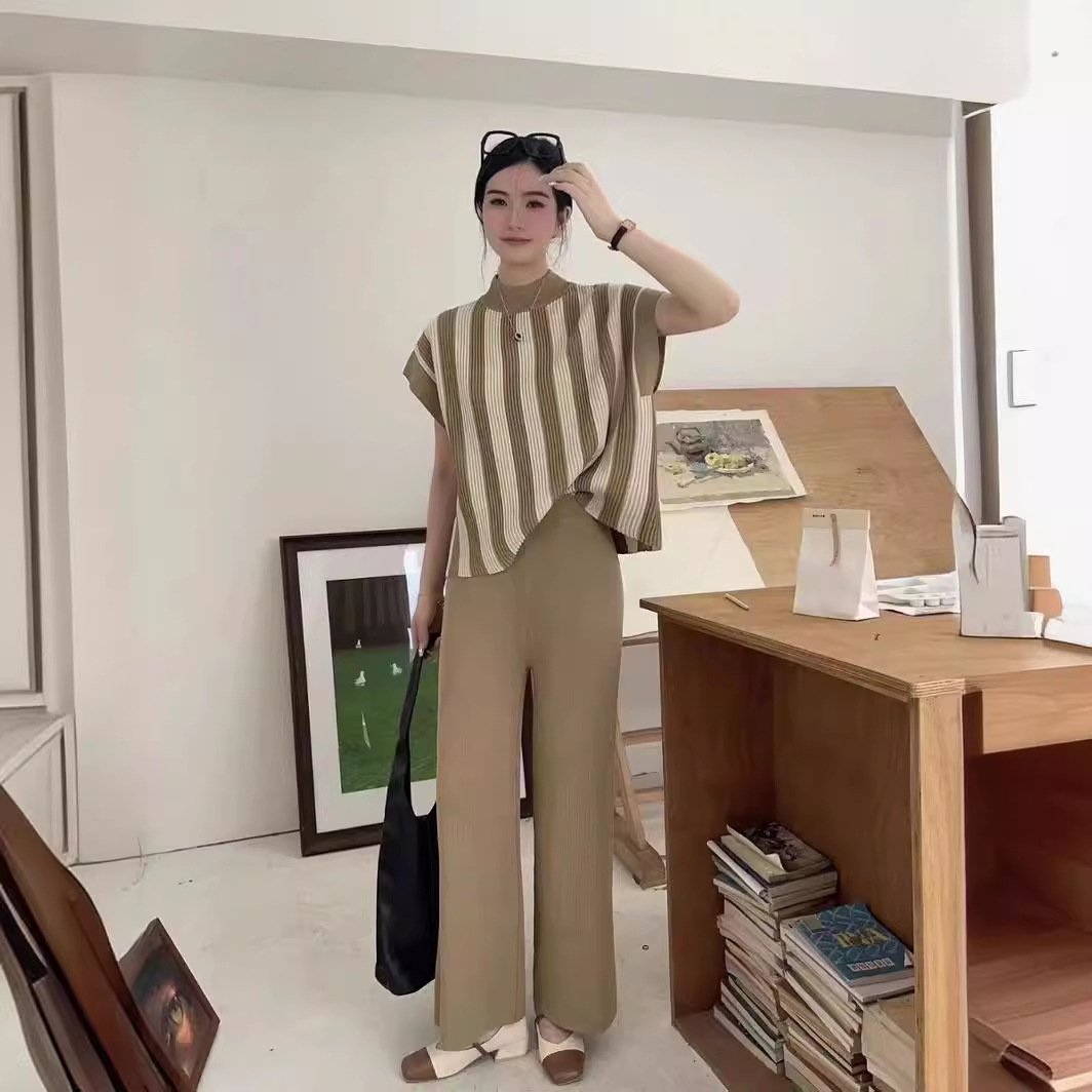 Boutique Wholesale 2024 Autumn New Fashionable Temperament Knitted Striped Top Casual Wide Leg Pants Women's Set