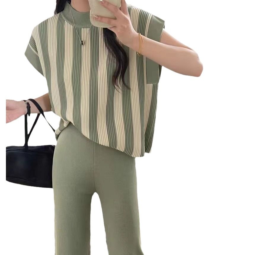 Boutique Wholesale 2024 Autumn New Fashionable Temperament Knitted Striped Top Casual Wide Leg Pants Women's Set
