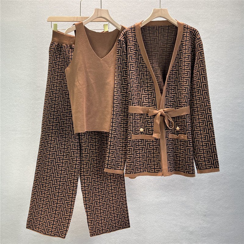 Islamic Women's Elegant Clothing Knitted Sweater Muslim Multicolor Lettered Top Pants Plus Jacket Three Piece Suit Set