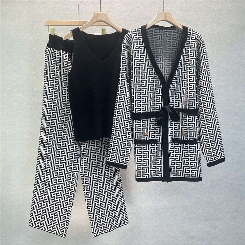 Islamic Women's Elegant Clothing Knitted Sweater Muslim Multicolor Lettered Top Pants Plus Jacket Three Piece Suit Set