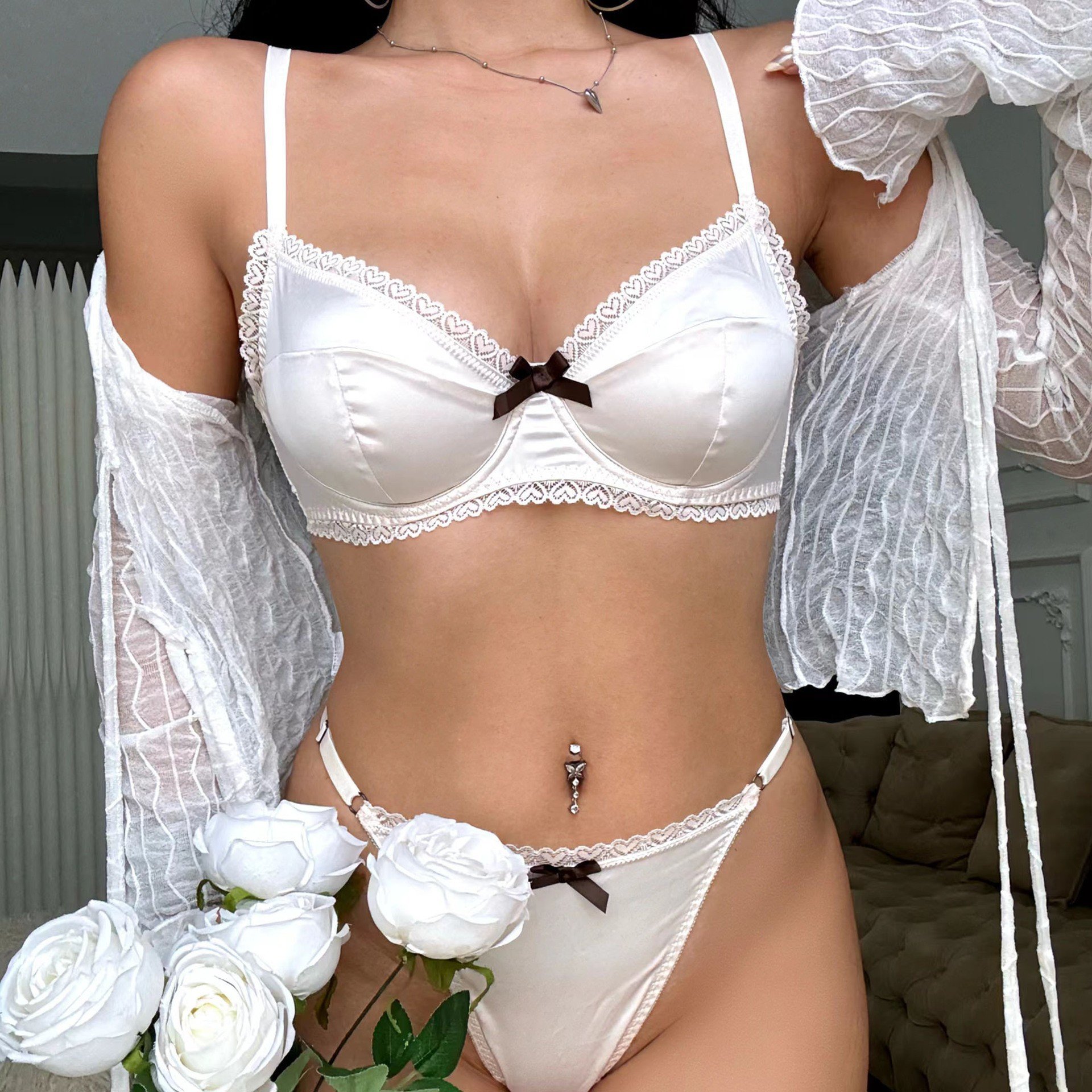 Hot new summer ultra-thin satin sexy underwear sets show small anti-sagging bra panties set