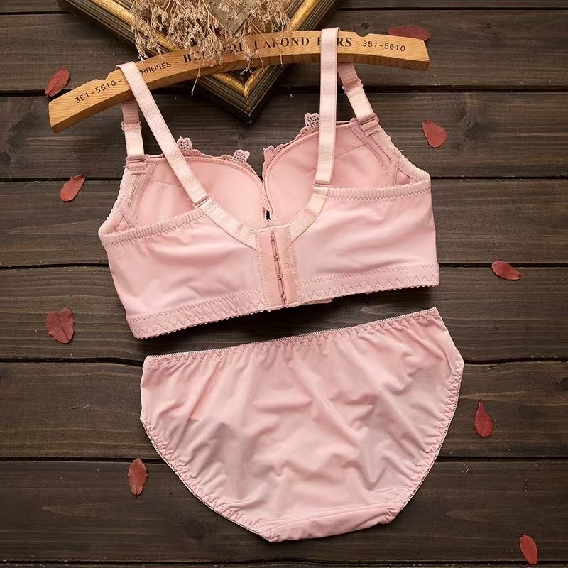 Sexy lace women's bra set high quality lace bra underwear adjustable buckle gathered with rims bra party underwear.