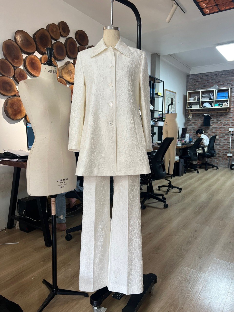 Factory Price Women'S Pants Straight Wide Legs Custom Labels Nina Flared Pant High-Quality Fabric Whiteant Vietnam Wholesaler