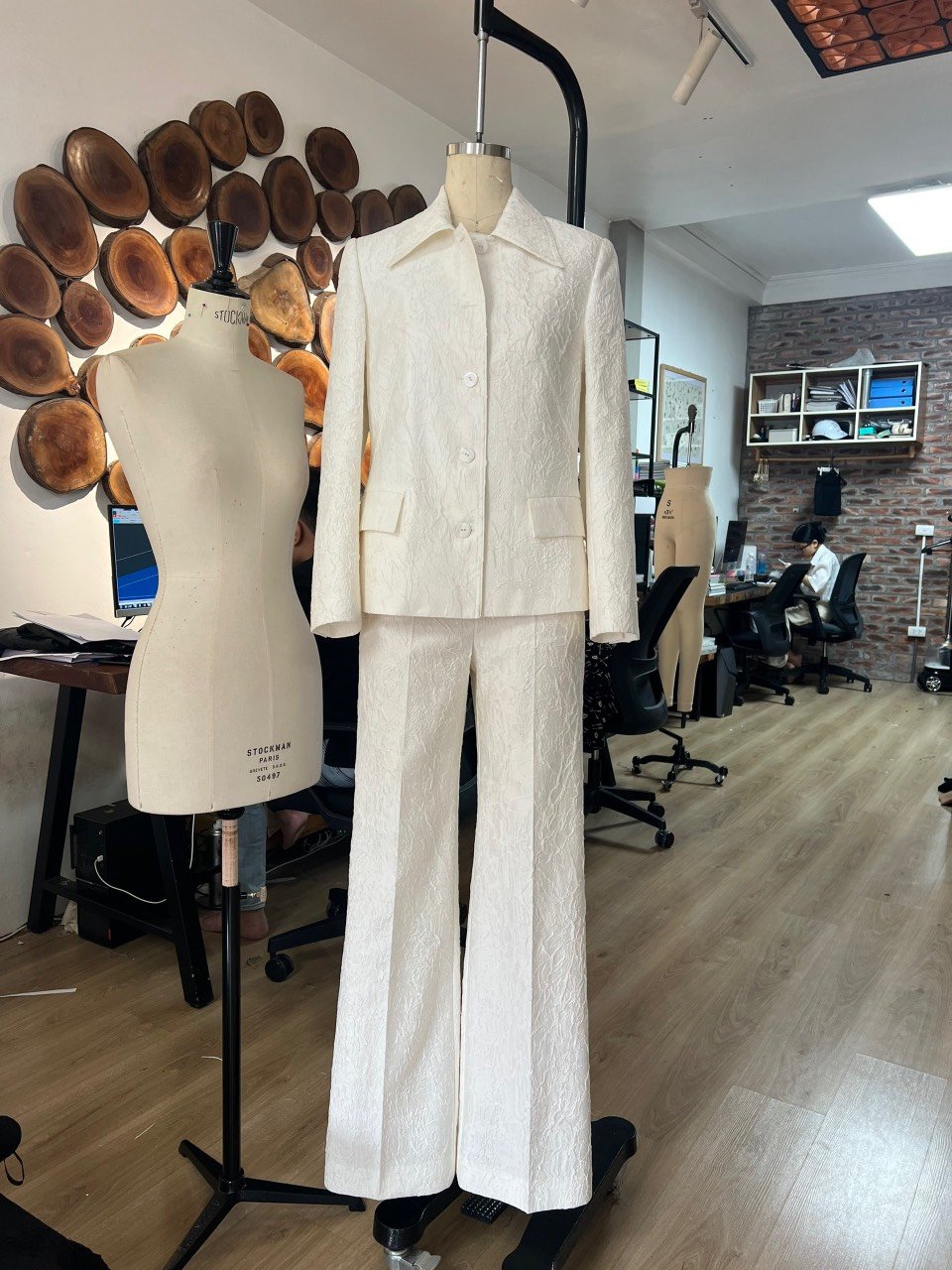 Factory Price Women'S Pants Straight Wide Legs Custom Labels Nina Flared Pant High-Quality Fabric Whiteant Vietnam Wholesaler