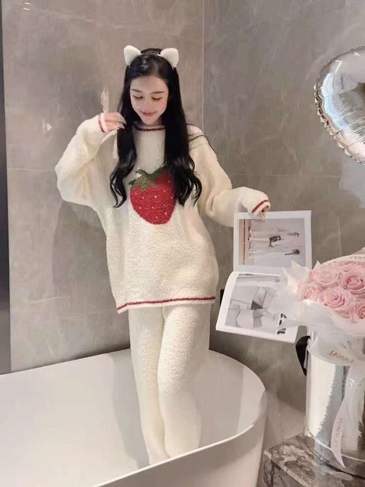 Women's Comfortable Warm Soft Cute Cartoon Strawberry Antistatic Pajama Set