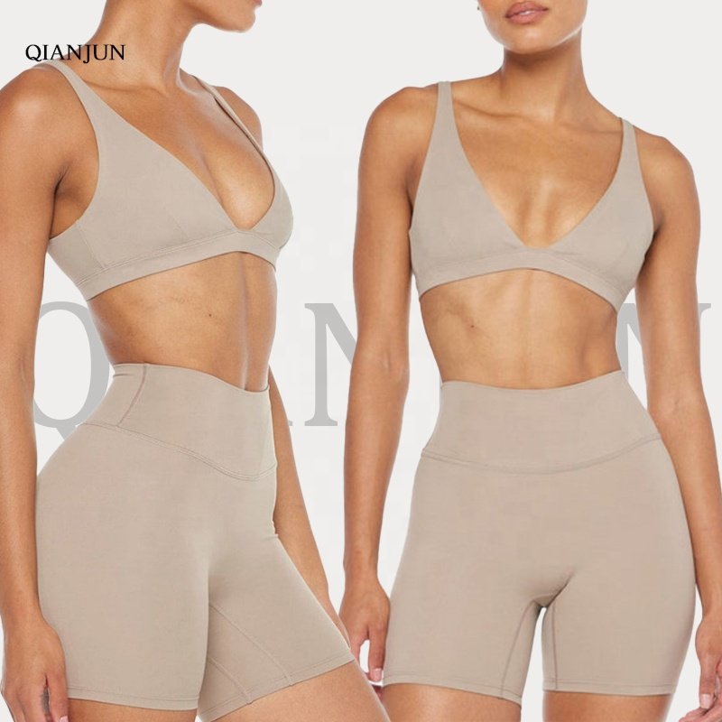 2024 Premium Women's Seamless Yoga Sportswear Gym Fitness Sets Breathable Quick Dry Activewear with Solid Pattern Shorts