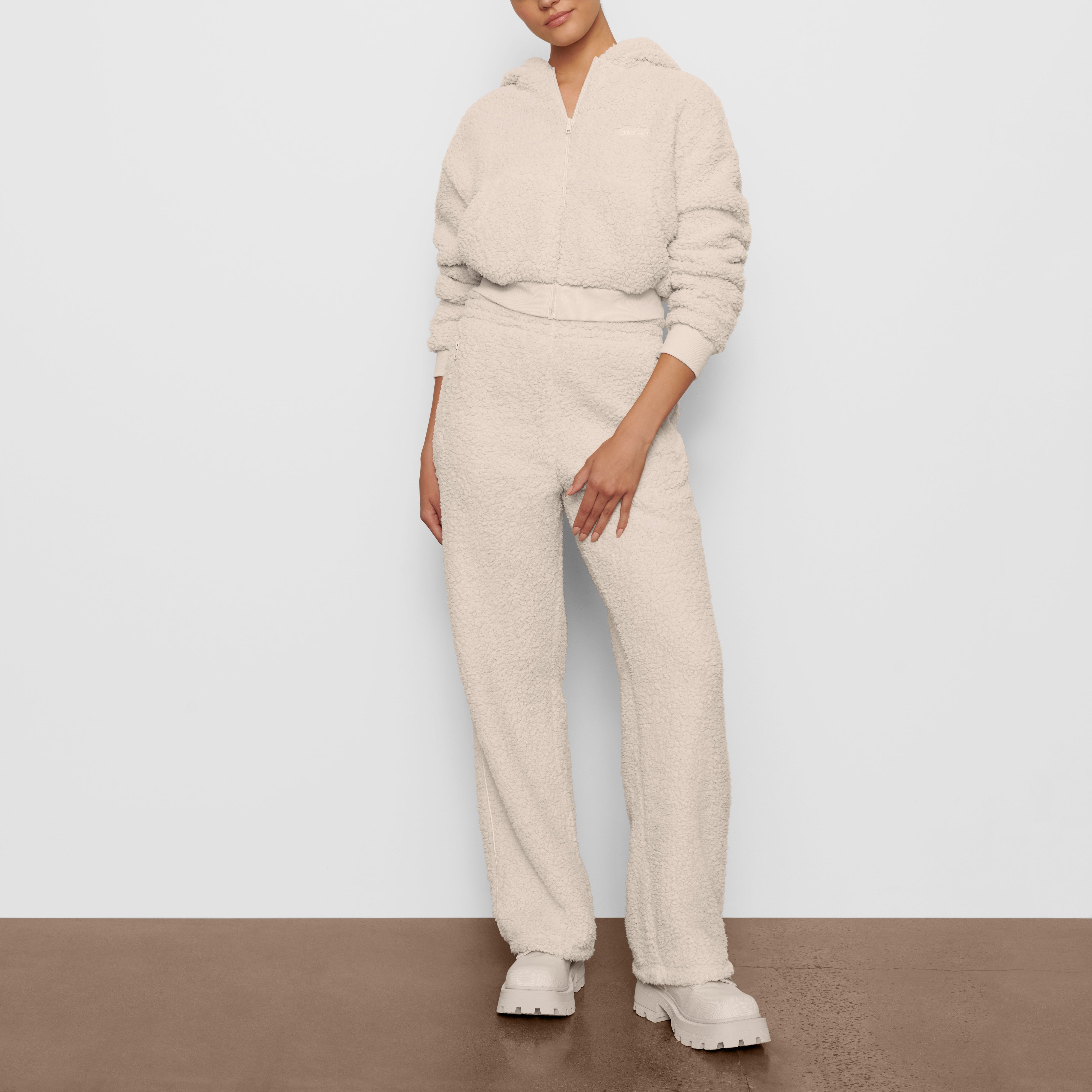 Wholesale Custom Loose Home Casual Fleece Soft Plus Size Fluffy Knitted Two Piece Women Skims Lounge Wear Hoodie Sets