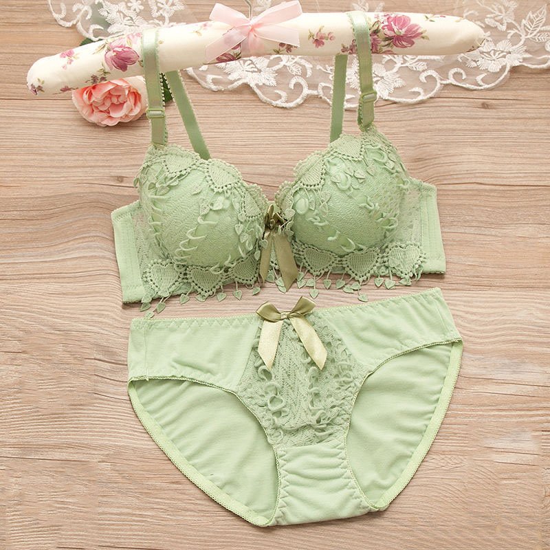 Embroidery Flower Women Underwire Push Up Lace Heart Shape Underwear Young Girl Bra and Panties Set