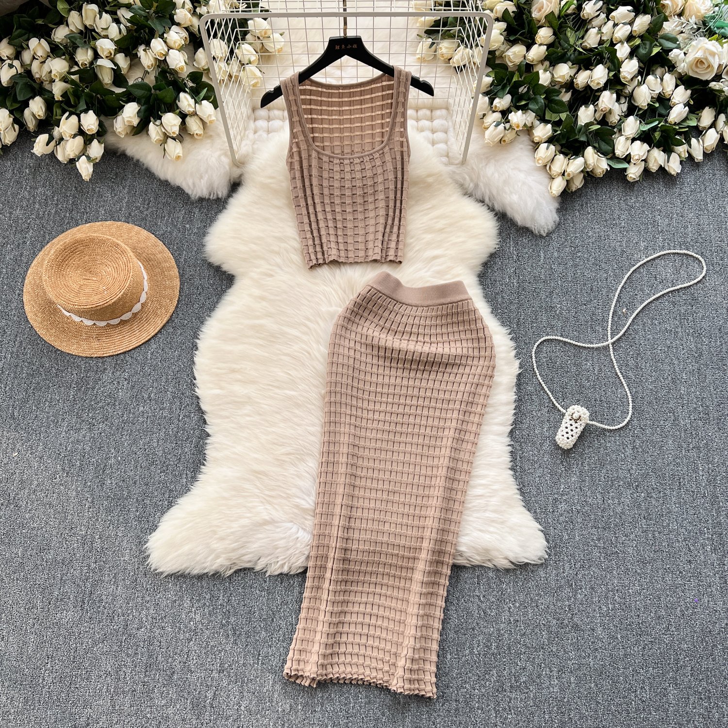 Custom Logo Wholesale 2024 Summer New Retro Short Tank Top Versatile High Waist Skirt Knitted Women's Set