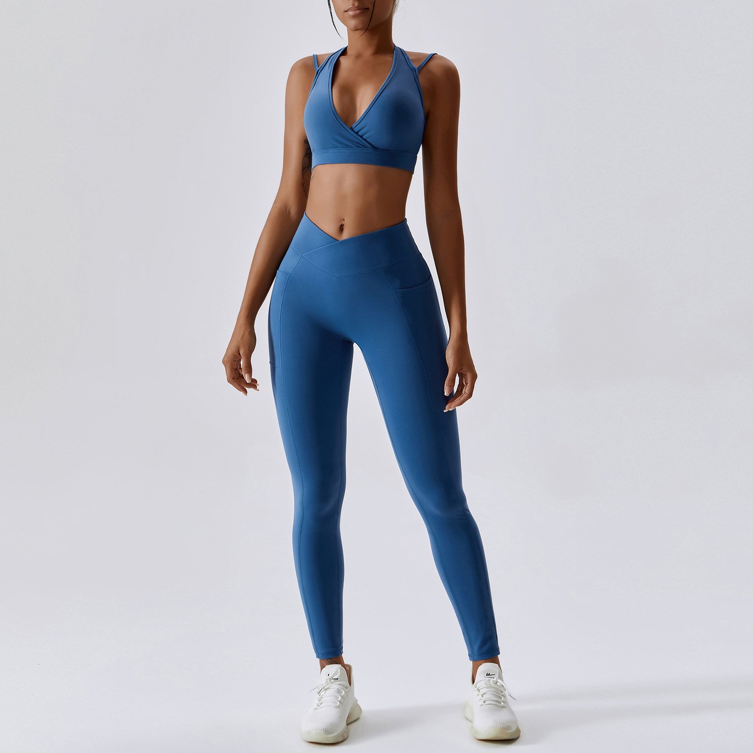 Gym Wear Fitness Workout Activewear Gym Seamless Halter Sports Bra Nylon 2 Piece Yoga Athletic Wear Set For Women