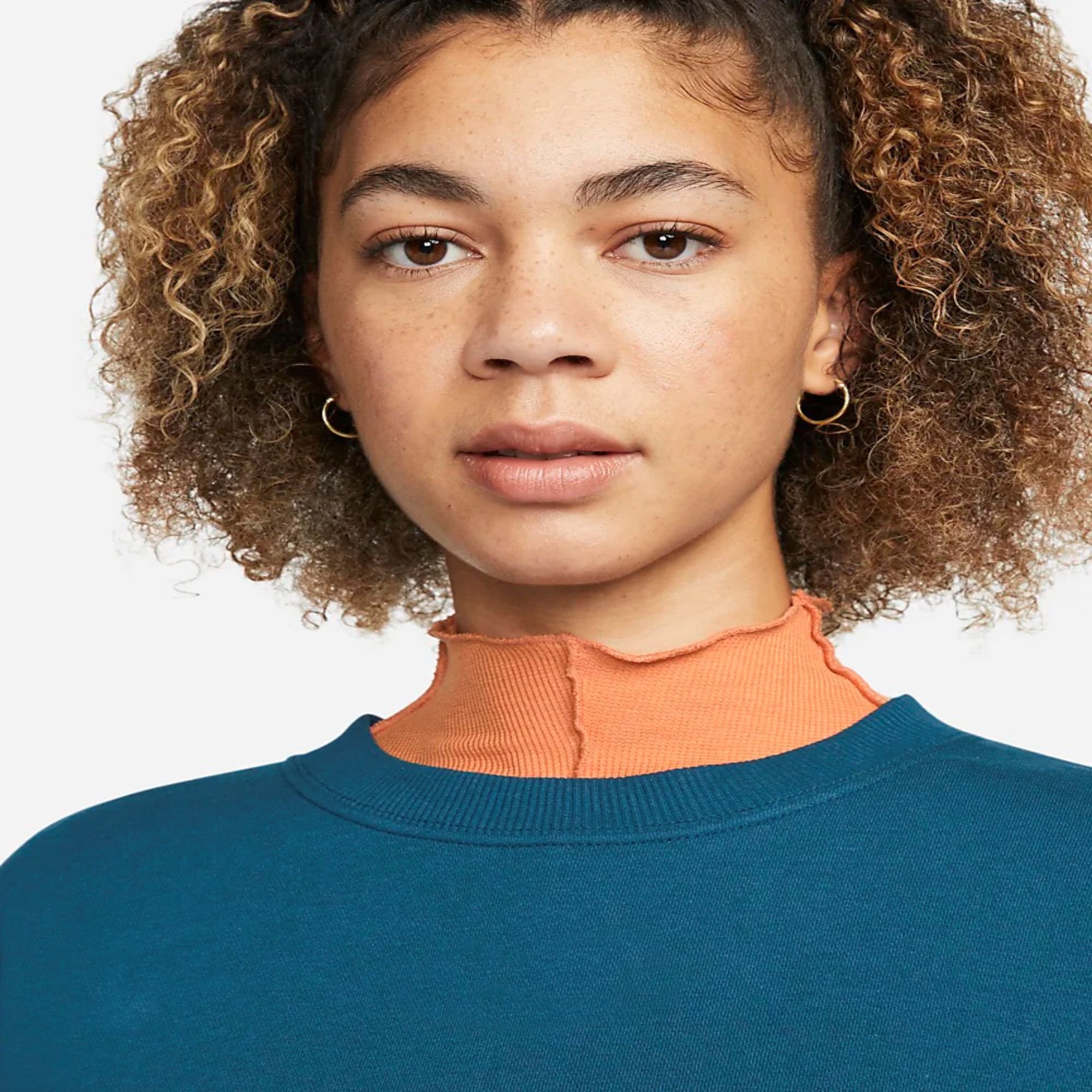 Loose Fit Ribbed Crewneck 80% Cotton 20% Recycled Polyester Fleece Ribbed Cuffs and Hem Chathams Blue Women Sweatshirt