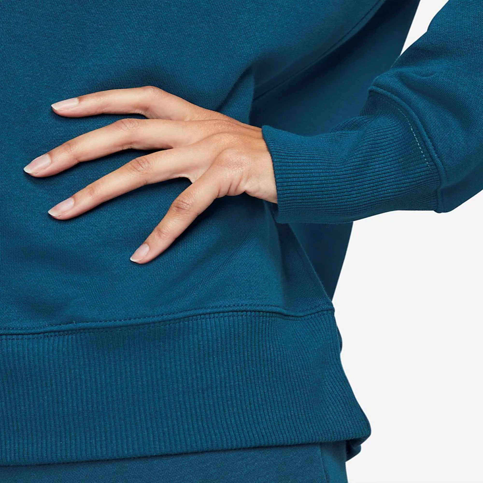 Loose Fit Ribbed Crewneck 80% Cotton 20% Recycled Polyester Fleece Ribbed Cuffs and Hem Chathams Blue Women Sweatshirt