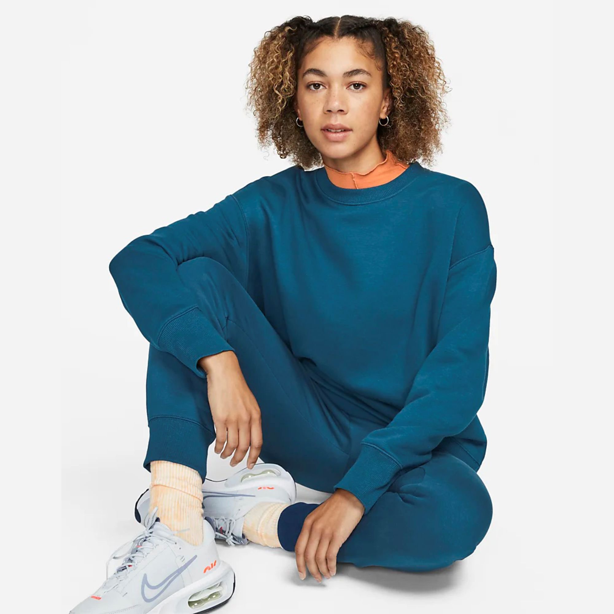Loose Fit Ribbed Crewneck 80% Cotton 20% Recycled Polyester Fleece Ribbed Cuffs and Hem Chathams Blue Women Sweatshirt