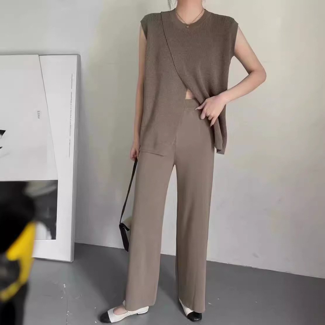 Wholesale 2024 Summer New Sleeveless Round Neck Slim Fit Striped Knitted Sweater Casual High Waisted Wide Leg Pants Women's Set