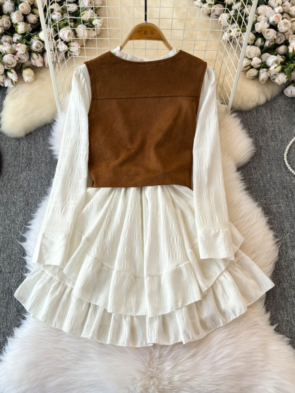 Wholesale 2024 Autumn New Fashionable Temperament Long Sleeved Dress French Age Reducing Vest Women's Set
