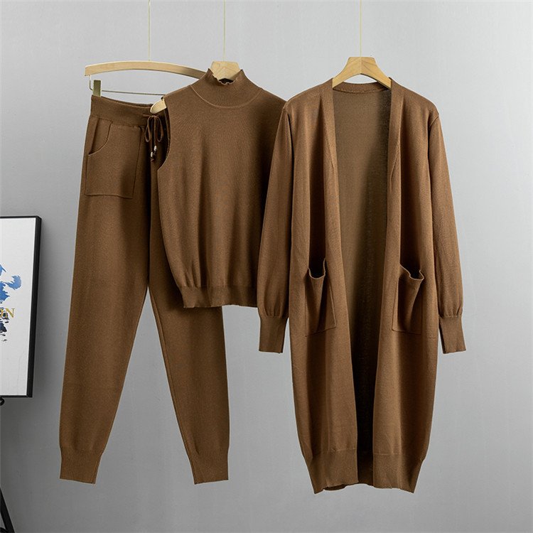 Autumn Fashion and Temperament Set Women's Fashion and Age Reducing Casual Knitted Cardigan Tank Top Pants Three Piece Set