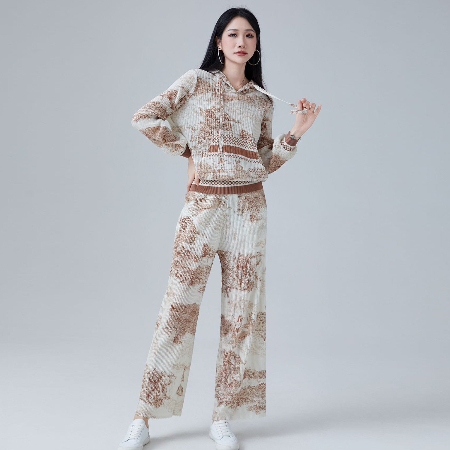 2024 Miyake High Quality Two-Piece Printed Polyester Pleated Clothing Suit Free Size Top Latest Design Women's Set