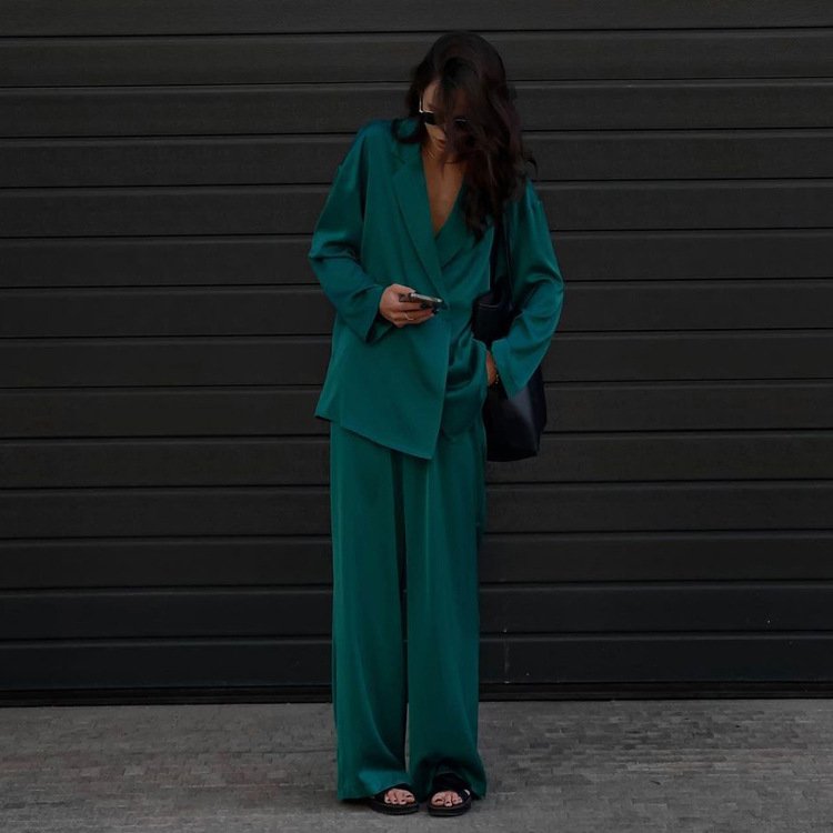 New Trend Custom Solid Loose Women's Clothing Two Piece Set Long Sleeve Casual Lounge Wear Outfits For Women Satin Women's Sets