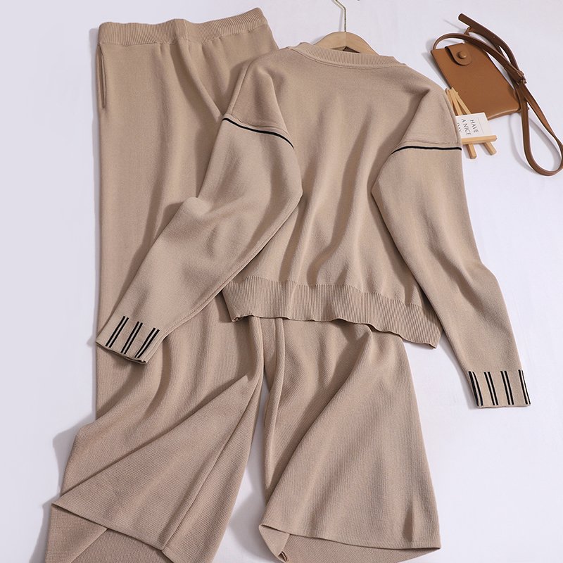Boutique Wholesale 2024 Autumn New Fashionable Round Neck Long Sleeved Sweatshirt Straight Leg Wide Leg Pants Women's Set