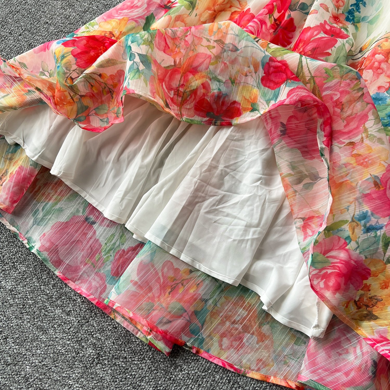 Wholesale 2024 Summer New Print Temperament Top Flower Pleated Skirt Long Skirt Two-piece Women's Set