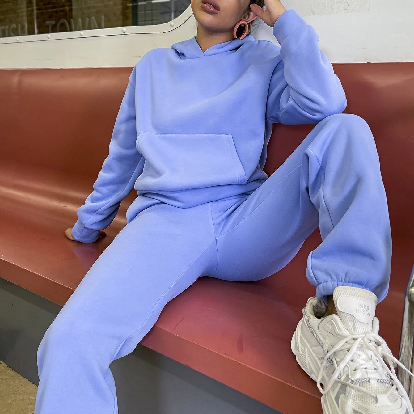 High Quality Solid Color Kangaroo Pocket Simple Style Drop Shoulder Hoodie Clothing Manufacturers Custom Design Women Hoodie Set