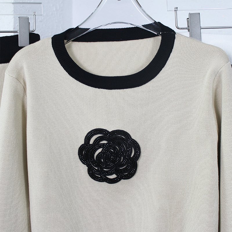 Fast delivery of elegant camellia knit two-piece sports casual wide-leg pants simple knit embroidery top fashion set