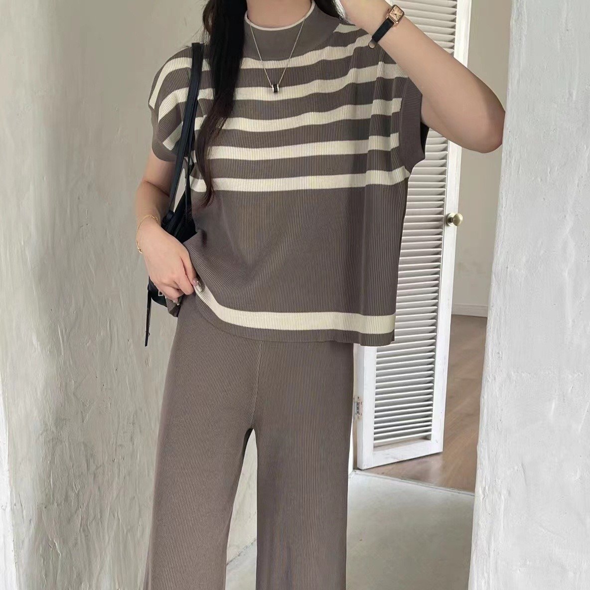 Boutique Wholesale 2024 Summer New Simple Striped Knitted Vest Fashionable Slim Fit Wide Leg Pants Women's Set